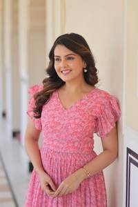 Collection de robes de créateurs indiens de couleur rose Tissus en soie faux georgette avec impression numérique Travail de conception pour les femmes Vêtements de mariage - Product Image 3