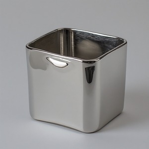 Porte-brosse à dents en métal fabriqué à la main avec finition en nickel brossé conçu pour les intérieurs de salle de bain élégants et l'utilité quotidienne. - Product Image 5