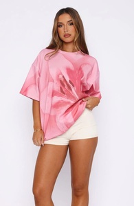 Camiseta Rosa Extra Grande con Estampado Veraniego Ecológica Más Vendida para Mujer - Product Image 2