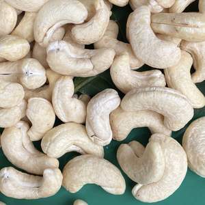 Offre Spéciale 2025 Noix de cajou grillées et emballage Santigo Vietnam W320 Bonne qualité Reday To Ship - Product Image 1