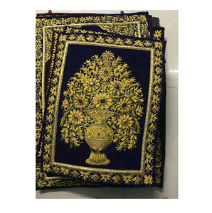 Tapis Zari au design moderne fait à la main pièce culturelle sophistiquée pour les intérieurs de maison tentures murales - Product Image 1