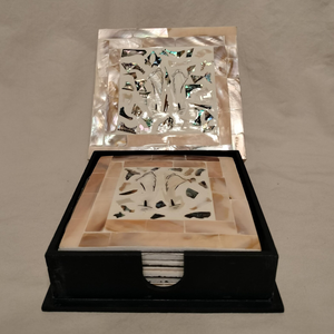 Posavasos con incrustaciones de perlas blancas con diseño de decoración de Arte Abstracto Posavasos con incrustaciones de madreperla de estilo marroquí en suministro a granel - Product Image 1