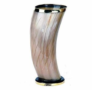 แก้วเขาควายขัดวาวพร้อมขอบทองเหลืองอุปกรณ์100% เครื่องดื่มสำหรับโรงแรมแก้วไวน์และเบียร์กำหนดขนาดได้เอง - Product Image 1