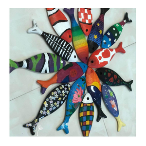 Jouet de poisson en bois durable: fait à la main avec soin, sûr pour le jeu, aimé par les éco-avant-gardistes pour son design minimaliste et vert - Product Image 5