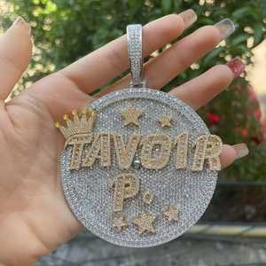 Elegante colgante de disco redondo de Hip Hop totalmente Moissanite Bling Diamond Letter collar de moda Street wear joyería para hombres y mujeres - Product Image 1