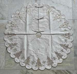 Deluxe Christmas Tree <b>Skirt</b> Set with Premium Quality Craftsmanship and Stylish Look to Enhance Your Holiday Tree Presentation - Product Image 1