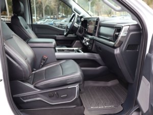 Ford Super Duty F-350 SRW LARIAT d'occasion propre 2024 - Product Image 6