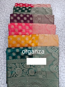 Sari elegante de gasa de organza con bordado intrincado y borde festoneado perfecto para fiestas ahora ofrecido a precio de exportación - Product Image 4