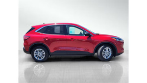 Ford Escape SE Hybrid FWD 2022 d'occasion en excellent état - Product Image 2