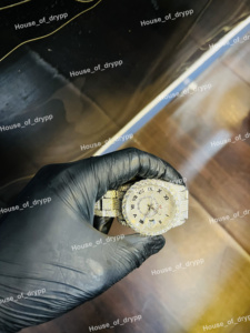 Reloj de Lujo Hip-Hop con Esfera Romana de Diamantes Moissanite, Totalmente Cubierto de Piedras, Diseño de Pulsera de Acero Inoxidable Unisex, Fecha Automática - Product Image 1
