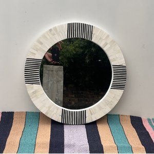 Miroir mural moderne en os incrusté, fait main par des artisans, miroir décoratif écologique de qualité supérieure pour l'intérieur de maisons de luxe - Product Image 4
