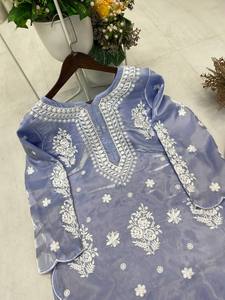ชุดปาร์ตี้ดีไซเนอร์ Kurta และด้านล่างพร้อมงานปัก - Product Image 4