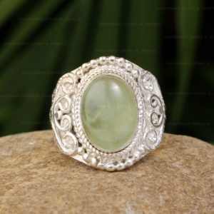 Anillo fino de Plata de Ley 925 de diseñador Impresionante Prehnita natural 10x14mm Forma ovalada Regalo de aniversario de boda bohemio para ella - Product Image 3