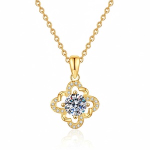 Collier pendentif tendance en argent sterling 925 avec moissanite ronde taille brillant VVS1, motif trèfle floral, pour femme - Product Image 3
