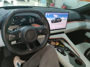 Zeekr 001 BEV 2024 Usado, Automático, Volante a la Izquierda, Interior de Cuero, Tracción Trasera, 110KWH, >700km, Techo Panorámico, Cámara Trasera de 360° - Product Image 3