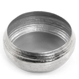 Tazón de Servir Redondo Tradicional de Aluminio Niquelado con Detalles Intrincados Grabados a Mano - Product Image 2