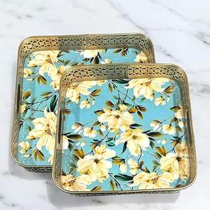 Plateau de service en métal élégant pour les maisons modernes et les restaurants de luxe, plateau en métal à motif design pour une utilisation décorative et fonctionnelle - Product Image 5