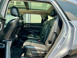 KIA Sorento 2023 d'occasion en excellent état - Product Image 3