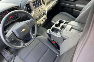 2024 Silverado 3500HD Work Truck Cabina Regular Izquierda 4WD Automática Cuero Oscuro R19 Techo Solar Euro IV 5 Airbags Eléctrico - Product Image 5