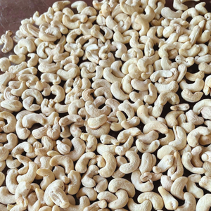Nueces de Anacardo Secas Kaju Badam SANTIGO Exportadas a Oriente Medio, UE, Nueces de Anacardo W180 W240 W320 - Product Image 1