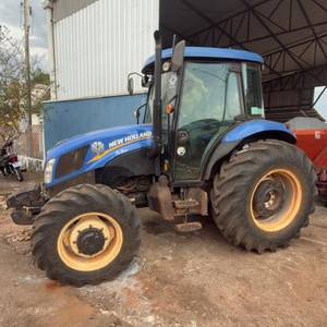 รถแทรกเตอร์การเกษตรมือสอง ขับเคลื่อน 4 ล้อ เครื่องยนต์ดีเซล พร้อมห้องโดยสาร รถแทรกเตอร์อเนกประสงค์สำหรับงานหนักสำหรับการเกษตร - Product Image 1