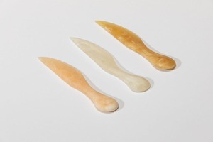 Juego de Cuchillos para Queso con Diseño Elegante y Patrón de Remolino Hecho a Mano, Estilo Moderno, Resina Epoxi para Uso en el Hogar, Cocina, Hotel y Restaurante - Product Image 5