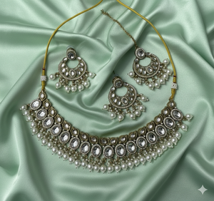 Parure de bijoux plaqué or avec zircon, design traditionnel et élégant, collier ras-du-cou simple et boucles d'oreilles pour femme - Product Image 4