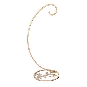 Support de bijoux en or simple avec un design élégant parfait pour afficher des colliers, des bracelets et des boucles d'oreilles pour la maison et le magasin - Product Image 5