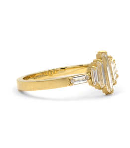 Bague en diamant de laboratoire taille baguette 1,20 CTW, taille étagée CVD, pour femme, avec pierre centrale en perle, idéale pour fiançailles, mariage ou anniversaire - Product Image 4