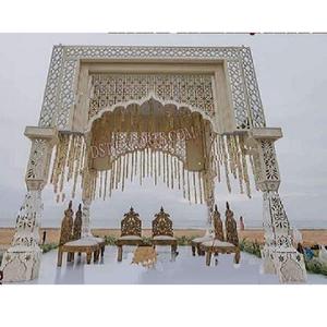 Mandap de mariage extérieur élégant, en fibre blanche, style moderne, avec motif Jali découpé au laser, portable et couleur personnalisable - Product Image 1
