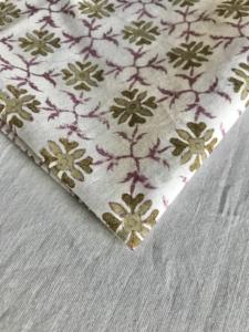 Tela de Algodón Estampada a Mano con Motivos Florales Verde Oliva y Enrejado Geométrico Color Vino - Product Image 3