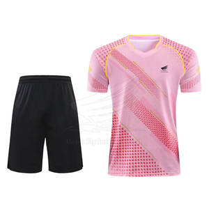 Meilleure qualité Uniforme de football Conception personnalisée Uniforme de football Vêtements d'entraînement Uniforme de football dans les vêtements de sport - Product Image 1