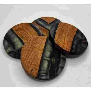 แผ่นรองแก้วไม้ทำมือคุณภาพดีที่สุด เป็นมิตรกับสิ่งแวดล้อม งานฝีมือสไตล์ Angel ของ ArtisanVibe ประดับด้วยเรซิ่นอีพ็อกซี่เคลือบลายดอกไม้ สำหรับงานปาร์ตี้ - Product Image 5