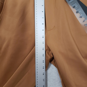 Quần thể thao chạy bộ lưng trung bình màu nâu, chất liệu thun co giãn, nhanh khô, thoáng khí, nhẹ, thích hợp cho hoạt động ngoài trời - Product Image 6