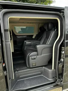 HiAce H300 2025, Bajo Kilometraje, Turbo, Neumáticos R18, Transmisión Automática, Techo Panorámico, Faros LED, Volante a la Izquierda - Product Image 4