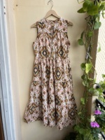 Robe midi indienne d'été vintage en coton à imprimé floral Ikat, coupe ample, respirante, avec détails brodés et pompons, taille naturelle