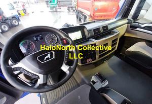 รถบรรทุก MAN TGS 35.460 Tipper 8X4 ปี 2018 เกียร์อัตโนมัติ เครื่องยนต์ดีเซล พวงมาลัยซ้าย มาตรฐานยูโร 6 มือสอง พร้อมเครนบรรทุก - Product Image 3