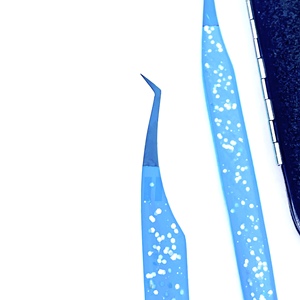 Pinzas de extensión de pestañas sostenibles únicas con mango de purpurina azul Punta puntiaguda Cuerpo de acero inoxidable y logotipo privado personalizado - Product Image 3