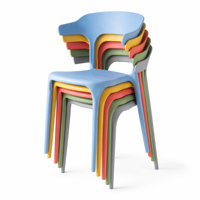 Chaise de salle à manger empilable en PP à dossier incurvé pour restaurant, jardin, terrasse, banquet, événements, hôtel, bar, extérieur