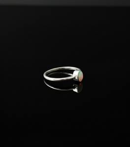 Bague de fiançailles vintage de style chrétien en argent 925, opale naturelle d'Éthiopie Welo, taille ovale, sertie en bélière, pour enfants - Product Image 2
