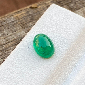 Piedra de cabujón de forma ovalada de Esmeralda zambiana Natural de 7x5 MM con piedras preciosas sueltas de buena calidad de Color para hacer joyas de 0,95 quilates - Product Image 1