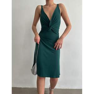 Vestido Casual Topshow con Tirantes, Cuello en V y Largo hasta la Rodilla, Color Petrol, Opciones de Venta al Por Mayor Disponibles - Product Image 3