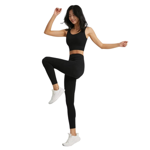Ensemble de yoga deux pièces pour femme – Tenue de sport ajustée avec logo frontal, respirante en Spandex/Nylon – Vêtements de sport haut de gamme - Product Image 2