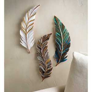 Hermosa Decoración de Pared de Metal Hecha a Mano, Arte Abstracto de Ratán, Diseño de Plumas, Estilo Lujoso para el Hogar, Pasillo, Restaurante, 30x9 - Product Image 1