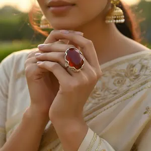 แหวนเงินแท้ 925 ประดับคาร์เนเลียนสำหรับผู้หญิง เครื่องประดับเรียบหรู ชุบโรเดียม แหวนพลอยฝังเพชรซิรคอน เหมาะสำหรับเป็นแหวนแทนใจ - Product Image 1