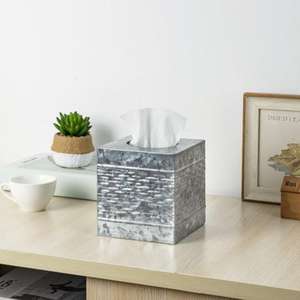 Porte-mouchoirs décoratif en métal galvanisé avec des détails de ferme uniques et parfait pour ceux qui aiment la décoration d'inspiration industrielle - Product Image 6