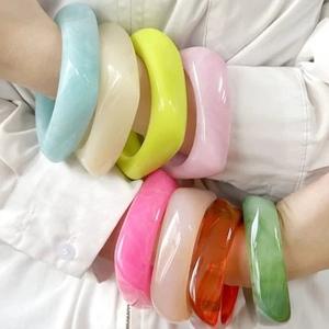 Le logo de personnalisation et les nouveaux styles bracelets en résine meilleures couleurs avec les bracelets manchette disponibles - Product Image 2