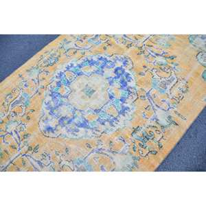 Tapis en laine turque vintage 4.4 'x 9' tissage plat classique en jaune et bleu pour décorations de salon ou de couloir - Product Image 5
