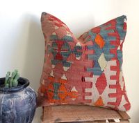 Handgefertigter Traditioneller Boho Vintage Quadratischer Gewebter Baumwoll-Kissenbezug Durry Kilim Design Maßgefertigt für Heim- und Hotelgebrauch Antistatisch