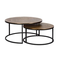 Table gigogne moderne en métal, fabriquée avec un cadre en acier durable offrant une stabilité fiable, adaptée à un usage élégant à la maison et au bureau